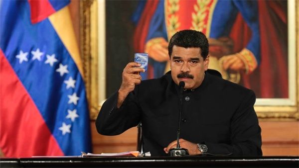 "Creo que la inmensa mayoría de los venezolanos somos gente de paz", aseveró Maduro. "Creo que la inmensa mayoría de los venezolanos somos gente de paz", aseveró Maduro. | Foto: Prensa Presidencial Publicado 1 mayo 2017